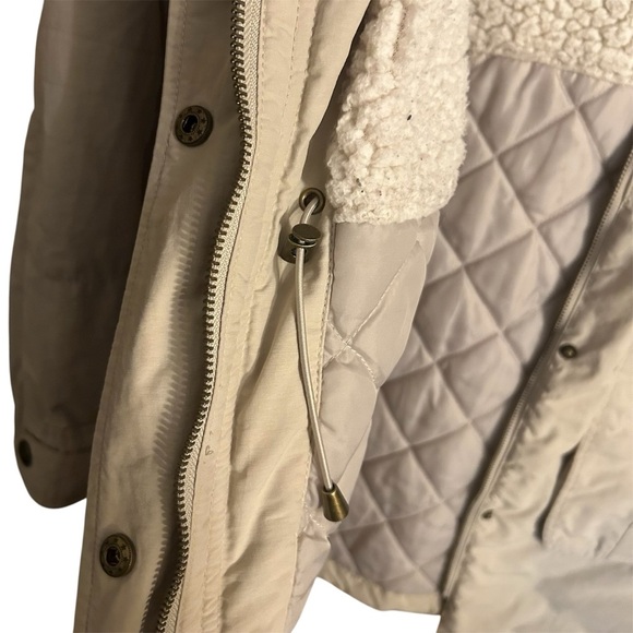 Apt. 9 Women's Beige Winter Coat with Hood Sherpa Quilted Size Large - Picture 6 of 11